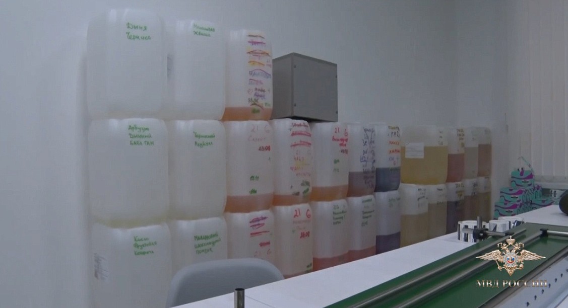 В Пензе ликвидирован нелегальный цех по производству вейпов