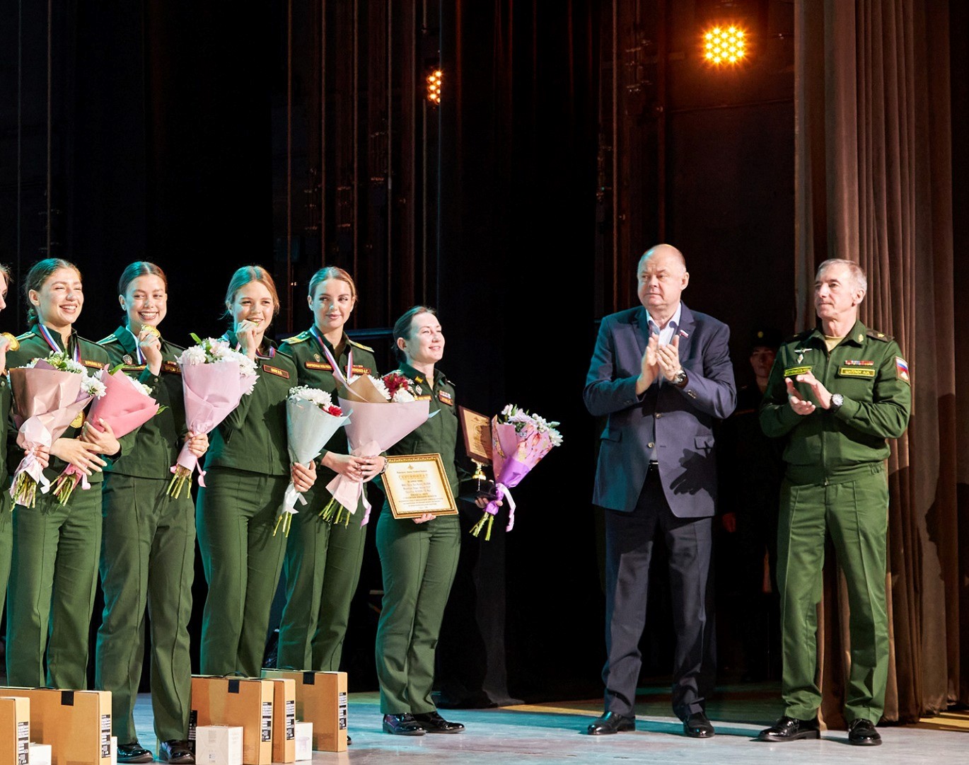 Вадим Супиков поздравил и наградил победителей олимпиады курсантов