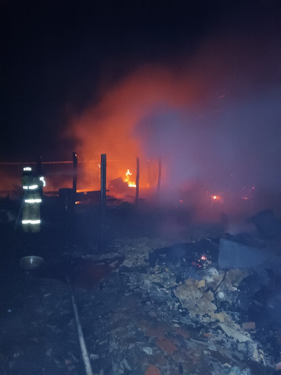 Пожар в Городищенском районе: уничтожены дом, баня и два сарая