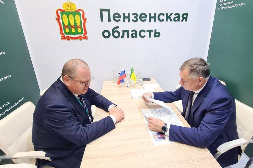 Олег Мельниченко доложил об успехах Пензенской области на форуме в Казани