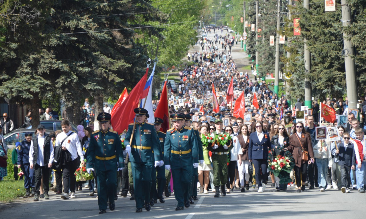 В Кузнецке отметили День Победы шествием и митингом