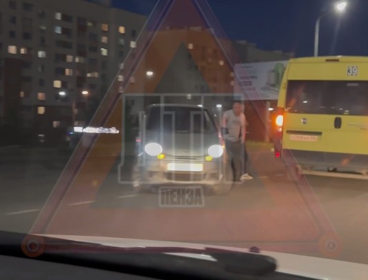 В Пензе «Матиз» столкнулся с маршруткой №39