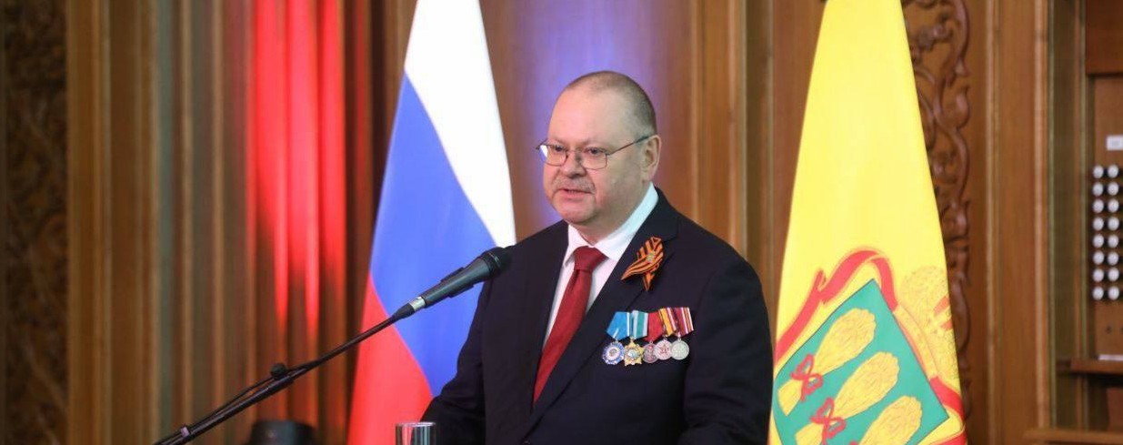 Олег Мельниченко вручил награды пензенцам за труд и службу Родине