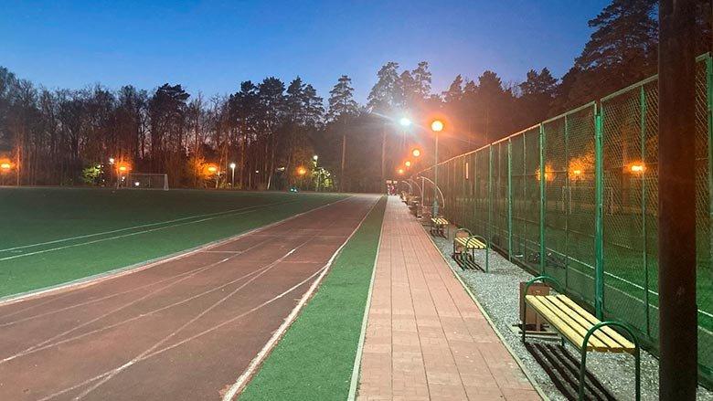 Спустя 16 лет на стадионе ФОК «Лесной» в Заречном заменили освещение