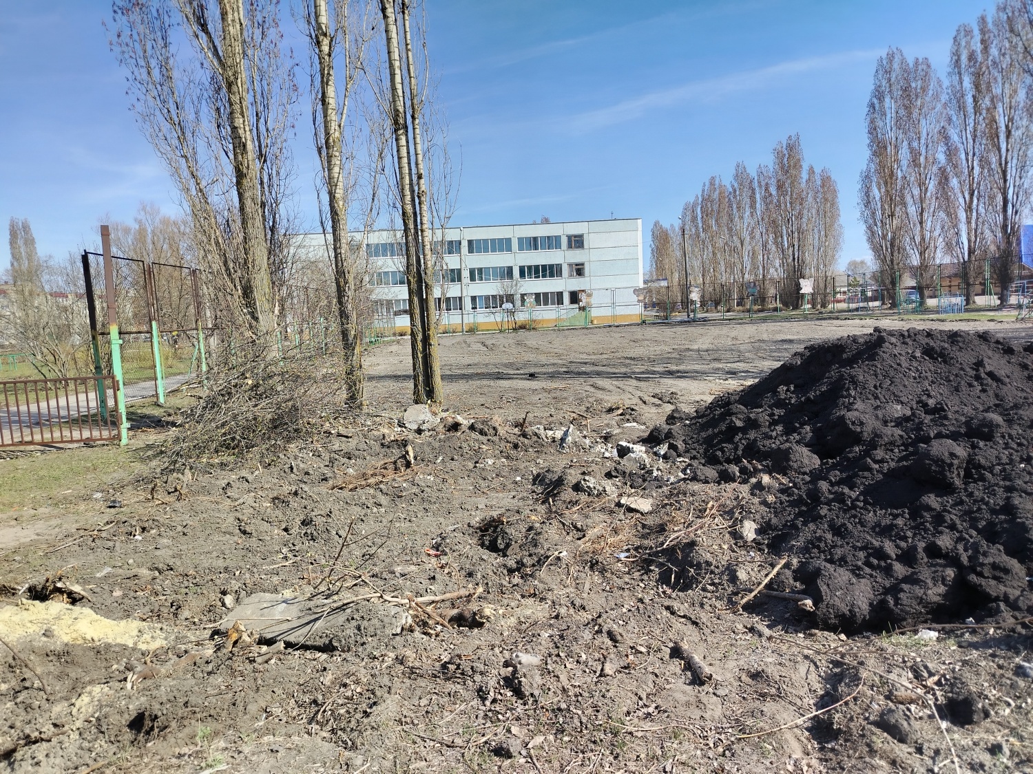 В Кузнецке стартовало благоустройство детской спортплощадки на улице Минской