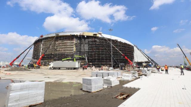 Ледовый дворец на Стрелке готов наполовину