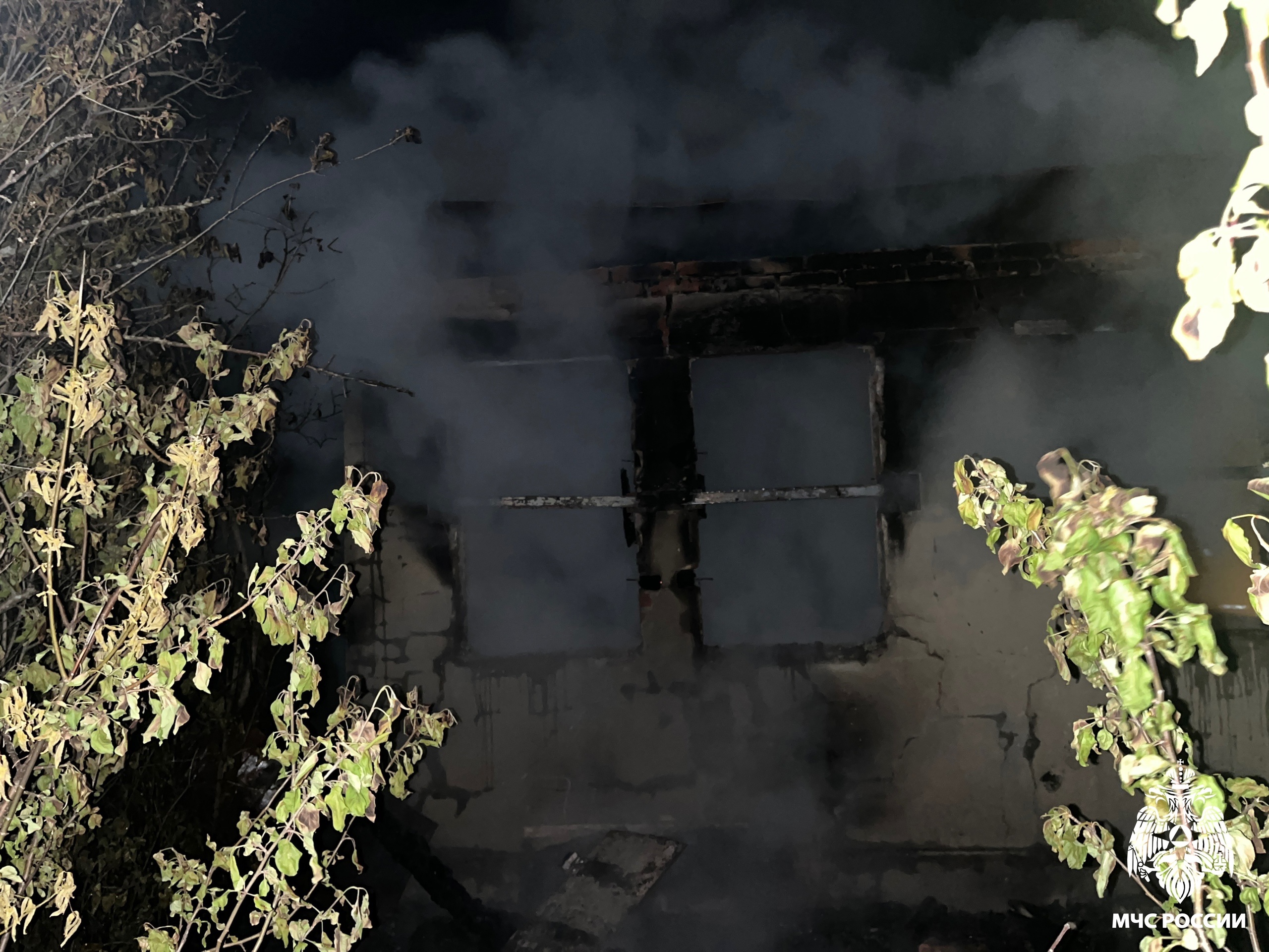 Дачный домик сгорел дотла в Кузнецком районе