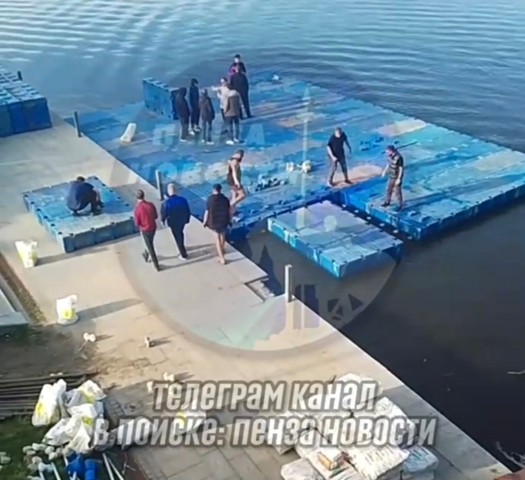 В Пензе началась установка уникальной плавучей сцены к 9 Мая