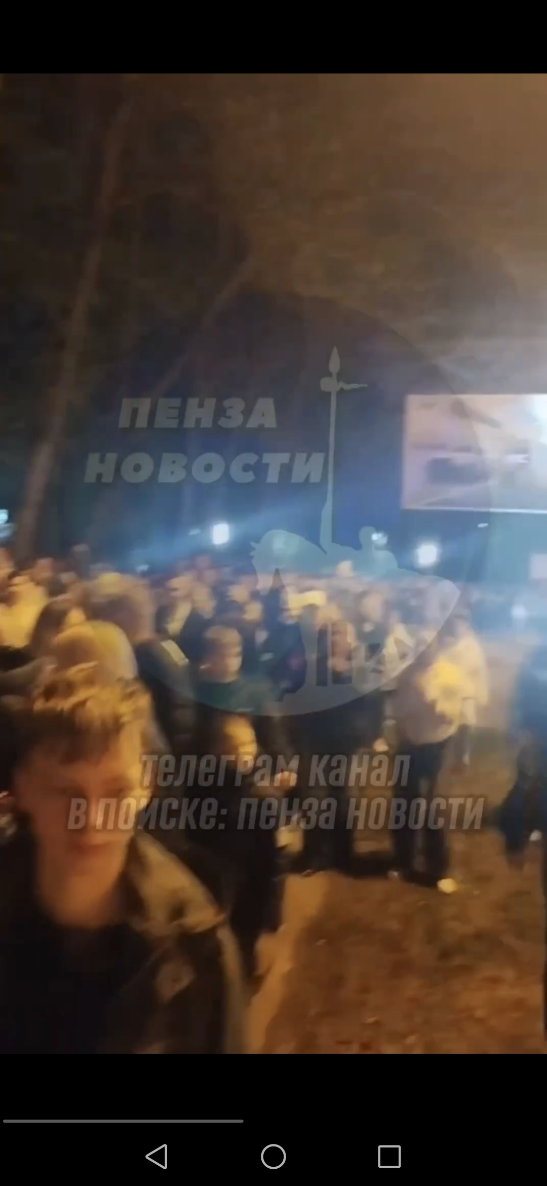 Пензенцы сообщили о толпе и переполненных автобусах после салюта