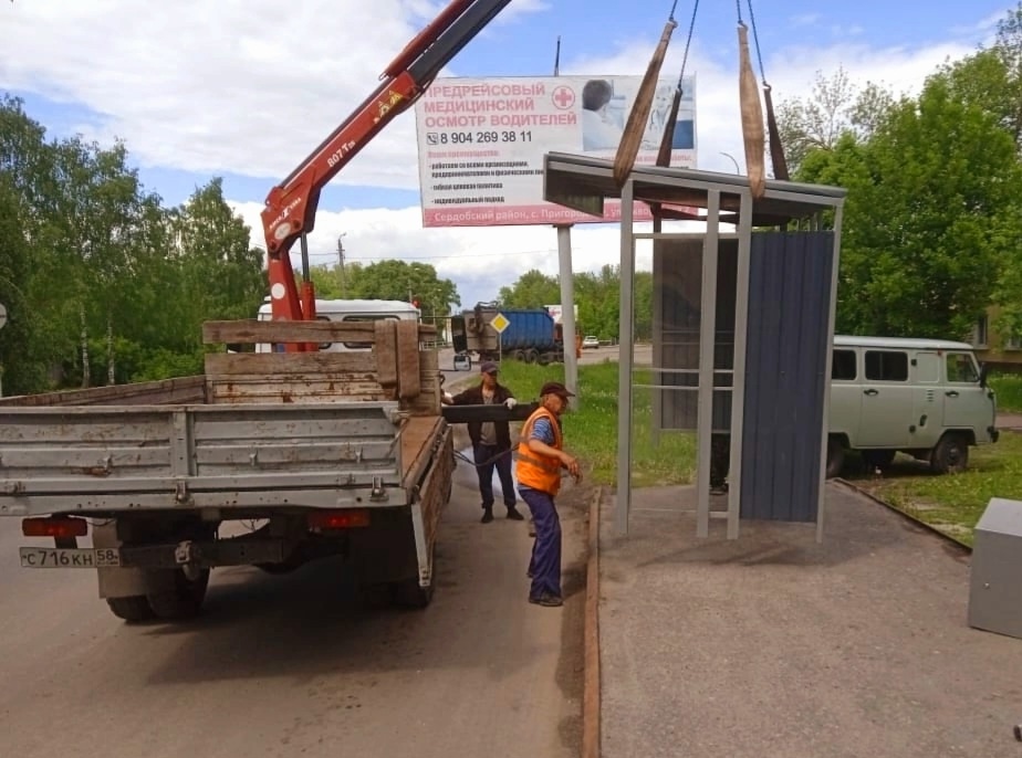 В Сердобске на улице Мира установили новый остановочный павильон