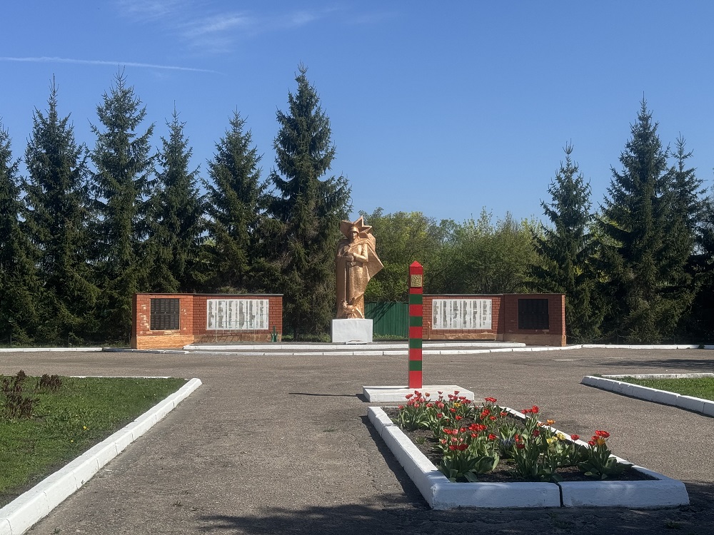 Пензенские энергетики обновили мемориал Воину-освободителю к 9 Мая