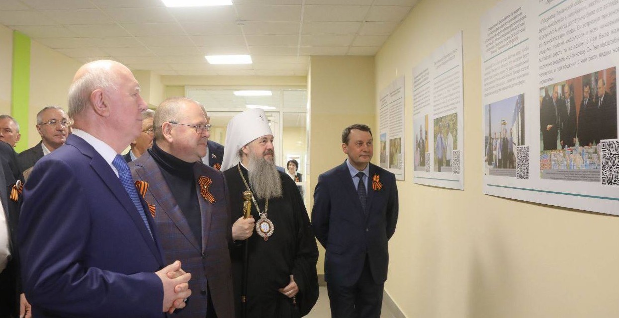 В пензенской школе №80 открылась выставка, посвященная Василию Бочкареву