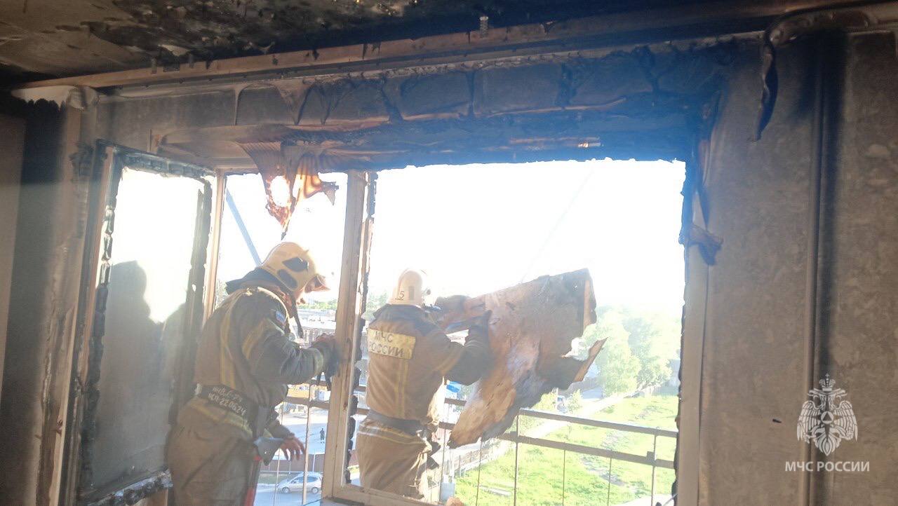 В Пензе пожарные эвакуировали 30 человек из горящей многоэтажки