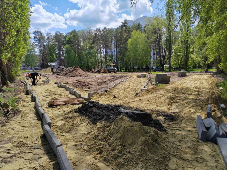 В Заречном благоустраивают территорию у школы №222