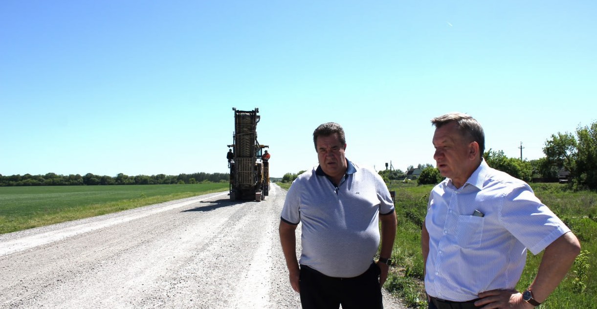 Александр Гришаев проверил дороги и больницу в районах Пензенской области