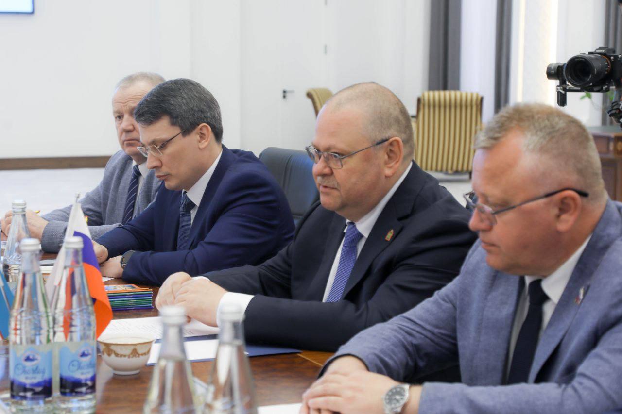 Олег Мельниченко обсудил сотрудничество с хокимом Бухарской области