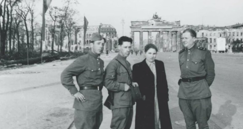 Олег Мельниченко показал «ожившие» снимки военных лет пензенского военкора