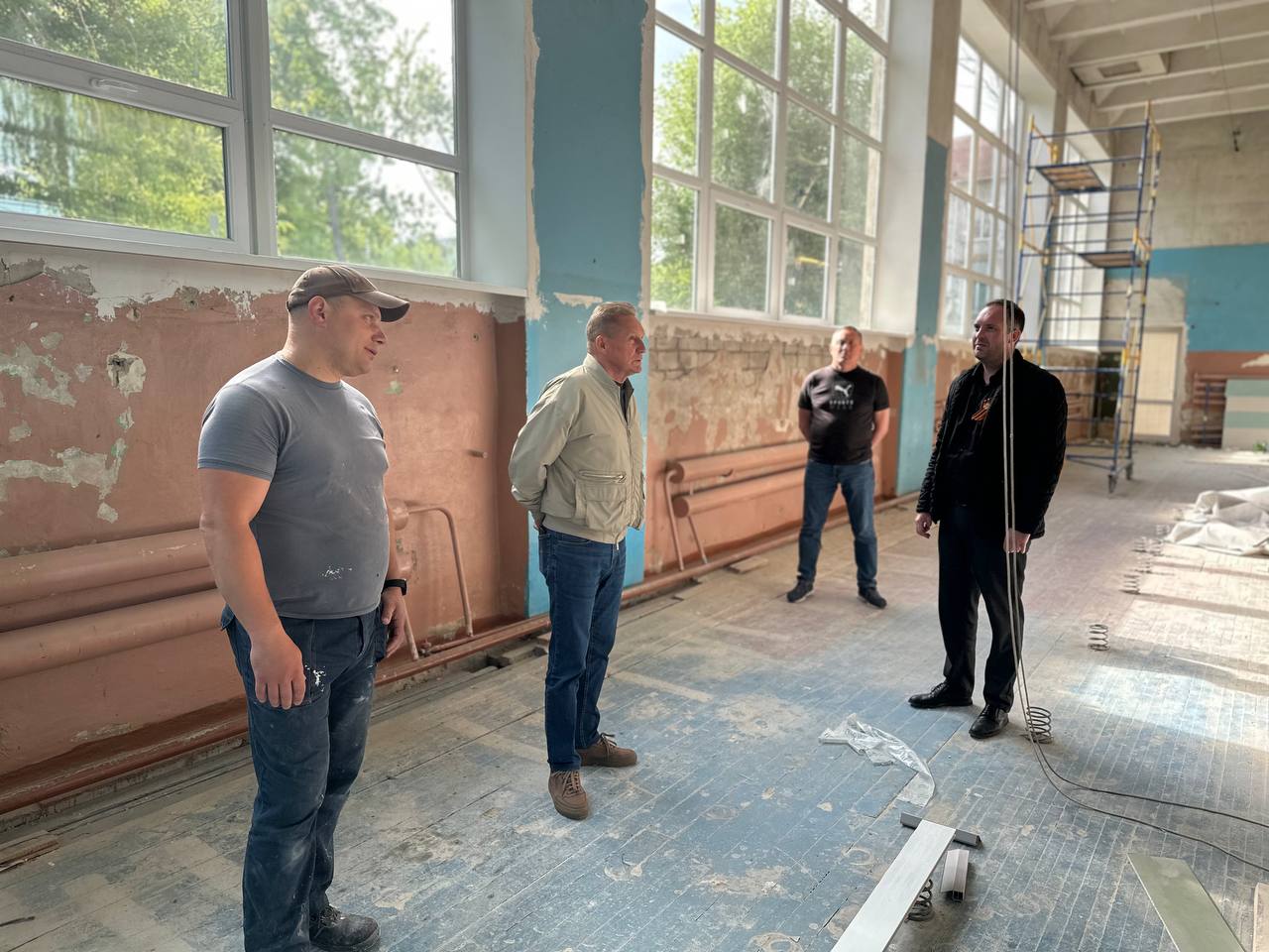 Пензенские специалисты завершают ремонт зала акробатики в Токмаке