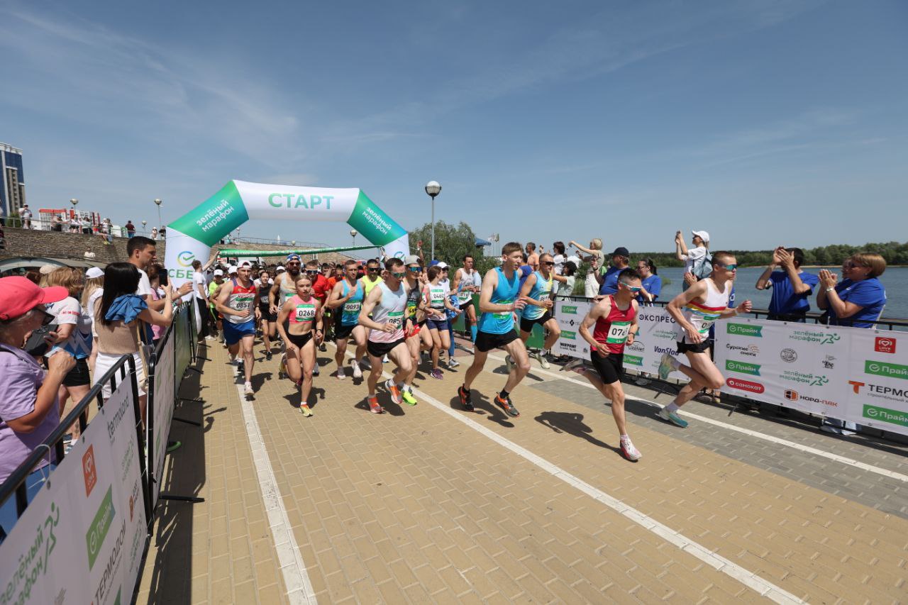 Пенза пробежала Зеленый Марафон: более 1,5 тысяч человек приняли участие