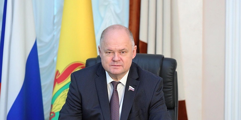 Вадим Супиков поздравил работников всех отраслей связи с Днем радио