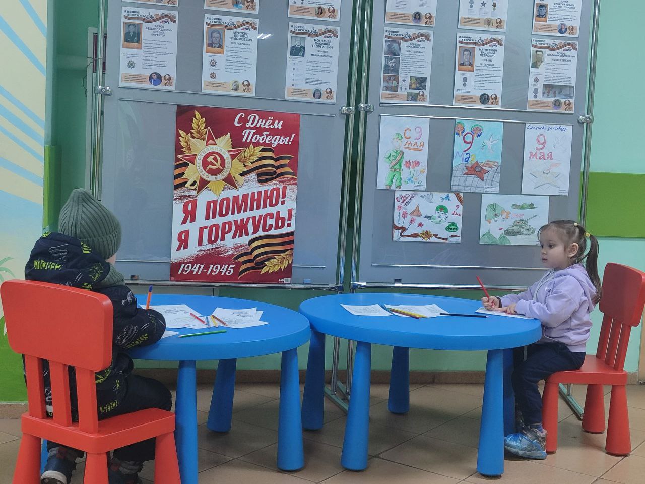 В пензенской поликлинике открылась выставка детских рисунков о Победе