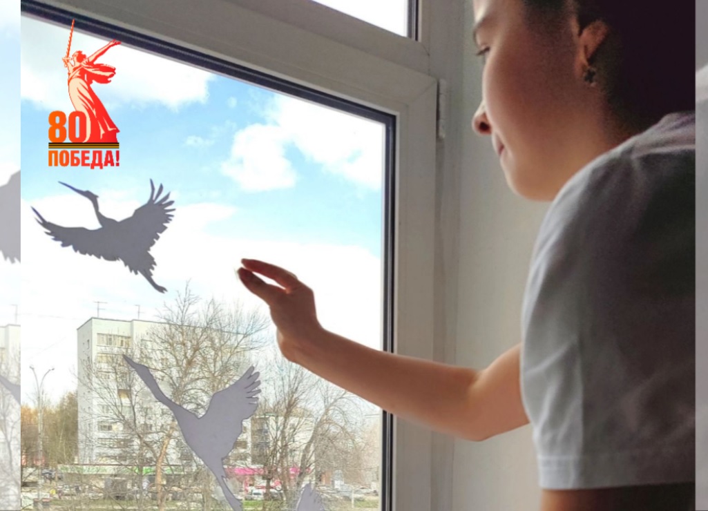 Тюльпаны и журавли украсили окна детской поликлиники в Пензе