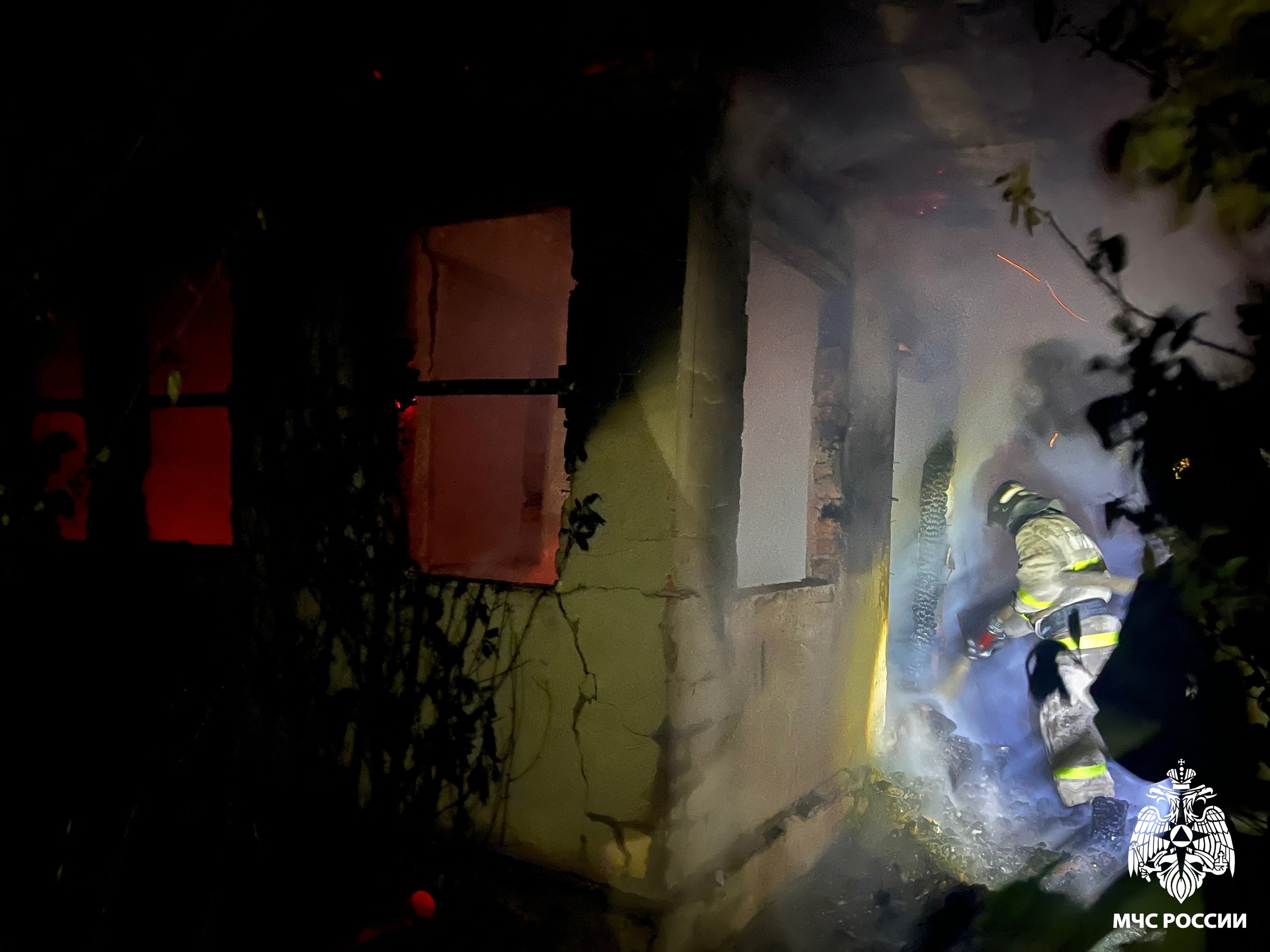 Поджог: в МЧС назвали причину пожара в Кузнецком районе