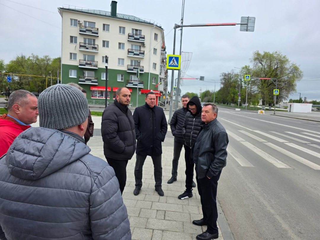 Александр Гришаев раскритиковал ремонт дороги на улице Славы