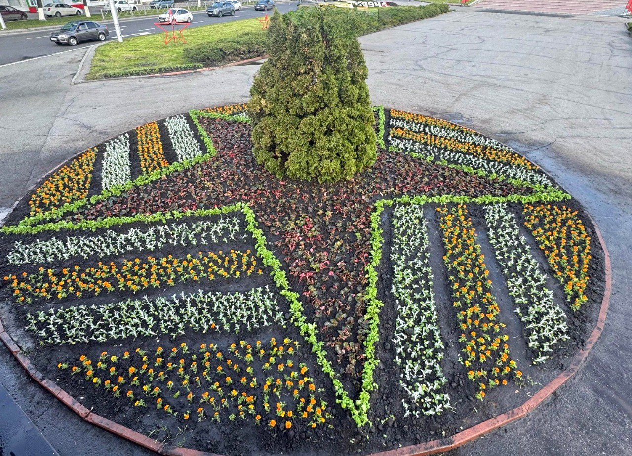 Новые клумбы украсят Пензу к 80-летию Победы