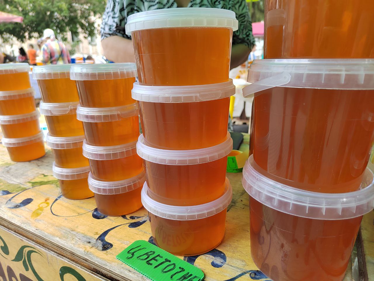 Херсонские пчеловоды начали сбор нового урожая мёда