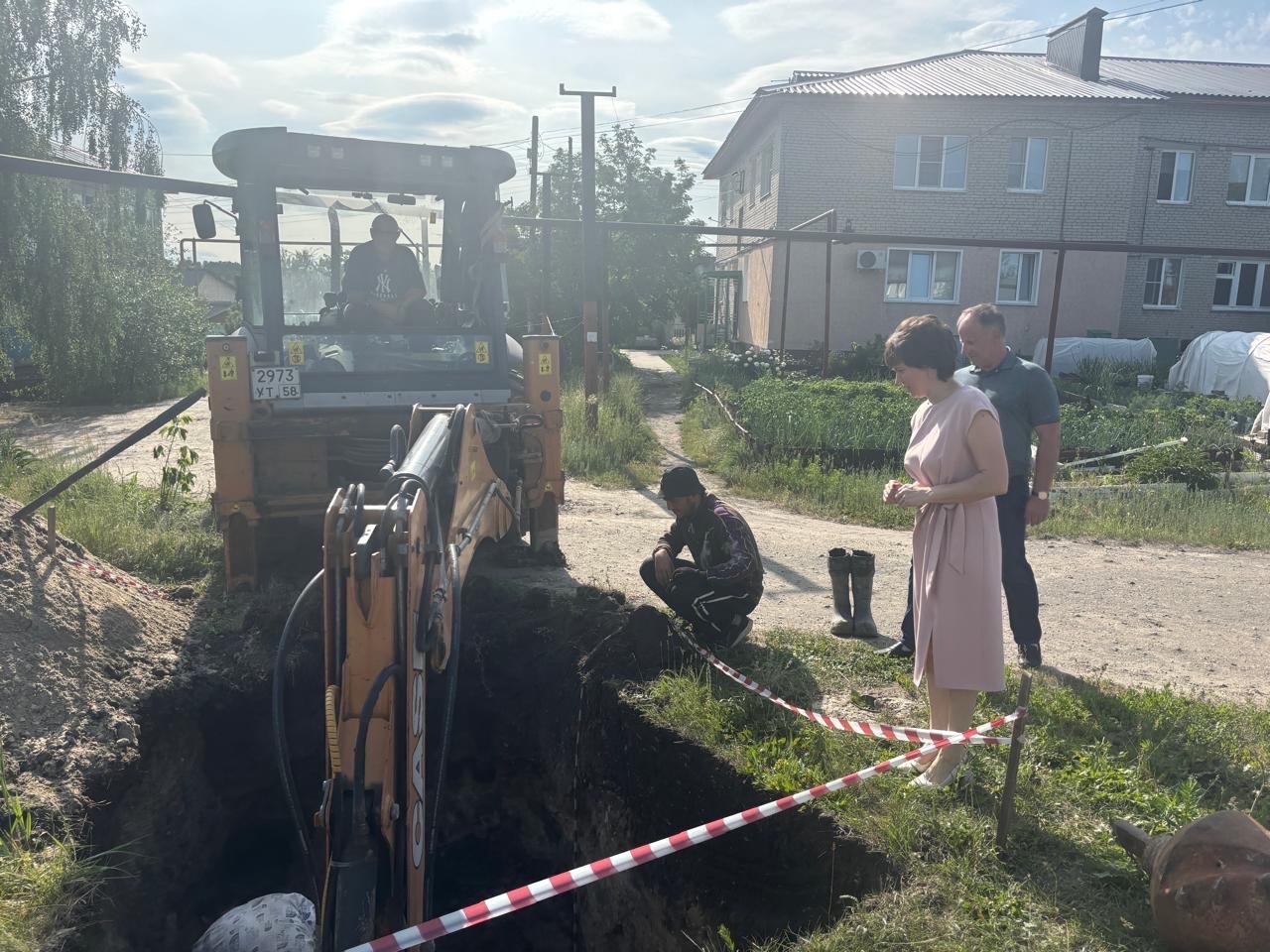 В Грабово идет капремонт водопровода: за ходом работ следит лично глава района