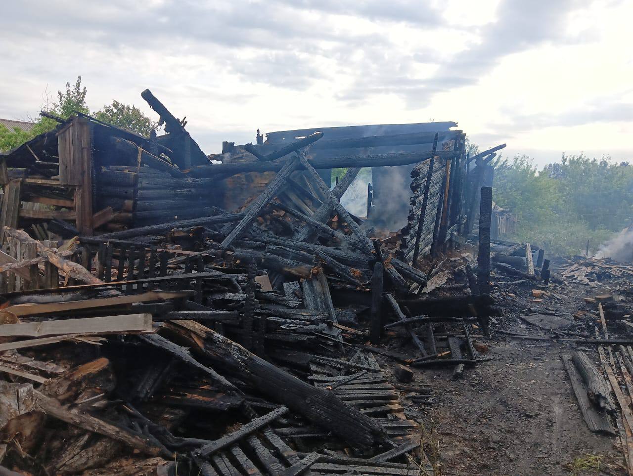 Следователи расследуют гибель мужчины при пожаре в Спасском районе