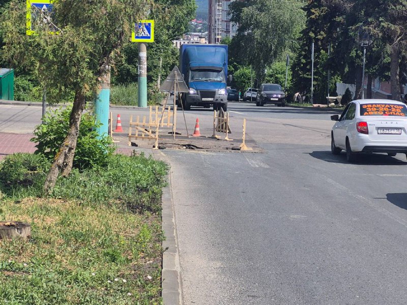 На перекрестке Красной и Чкалова в Пензе оперативно устранили утечку воды