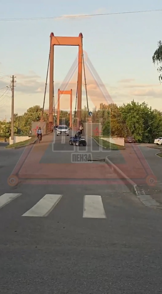 Как в ГТА: в Пензе на подвесном мосту устроили погоню за квадроциклом