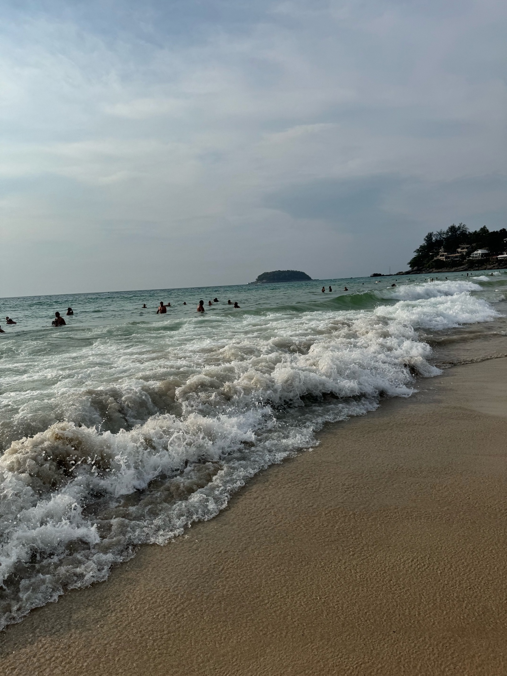 Названа стоимость отдыха «все включено» в Абхазии летом 2025