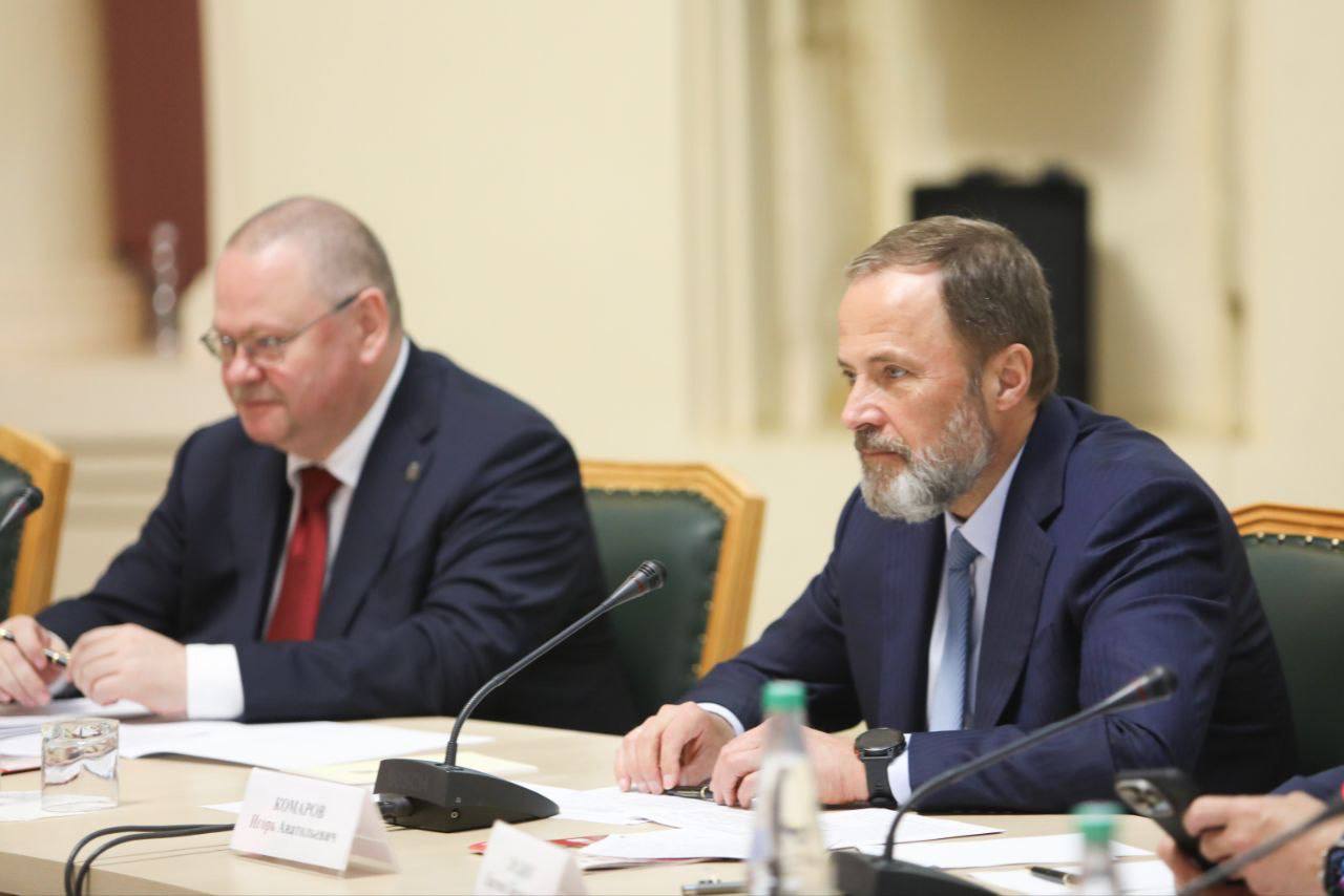 Олег Мельниченко: На обновление детских лагерей в регионе выделено более 780 млн