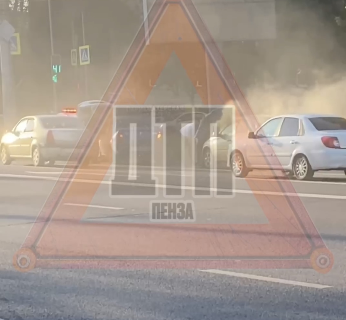 Легковушка загорелась в Пензе на улице Луначарского