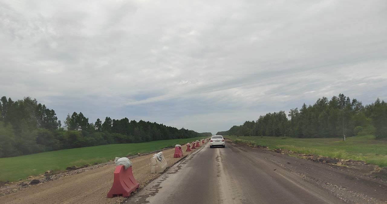 Жители требуют завершить ремонт дороги на Колышлей