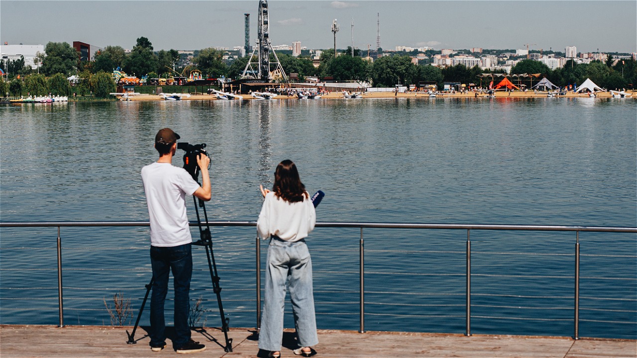 Город счастливых людей: на земле, на воде и в воздухе