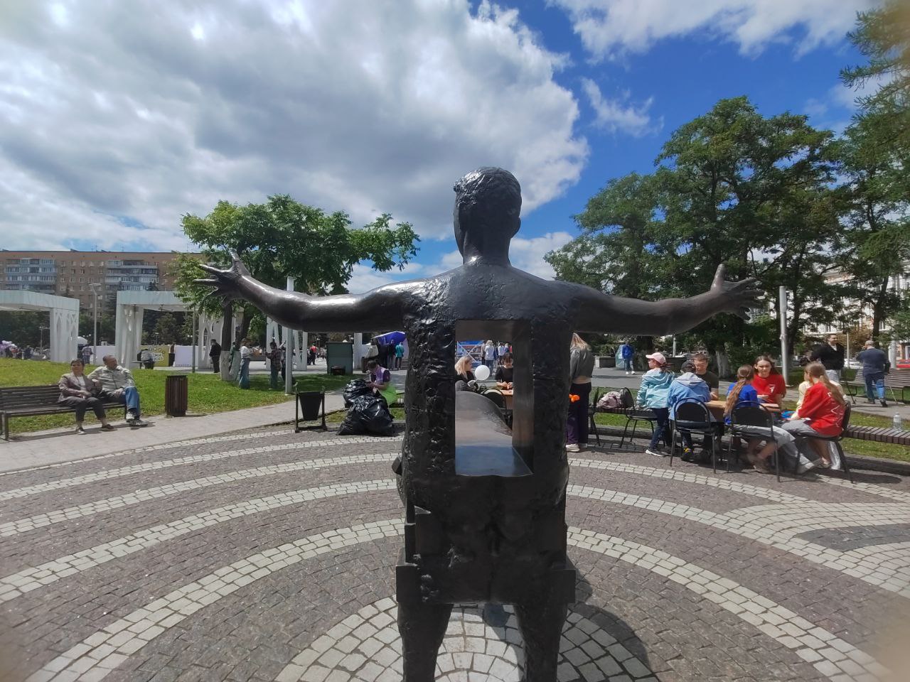 В Пензе стартовал День молодежи: чествование активистов и фестиваль кавер-групп