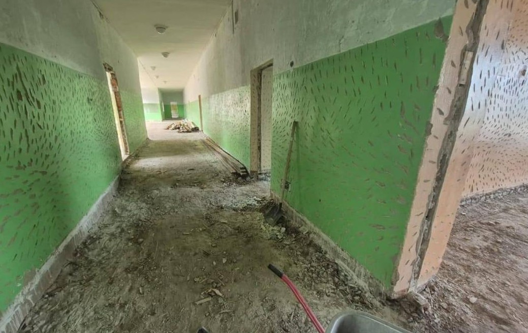 Школьный ремонт в селе Белинского района оказался под угрозой срыва