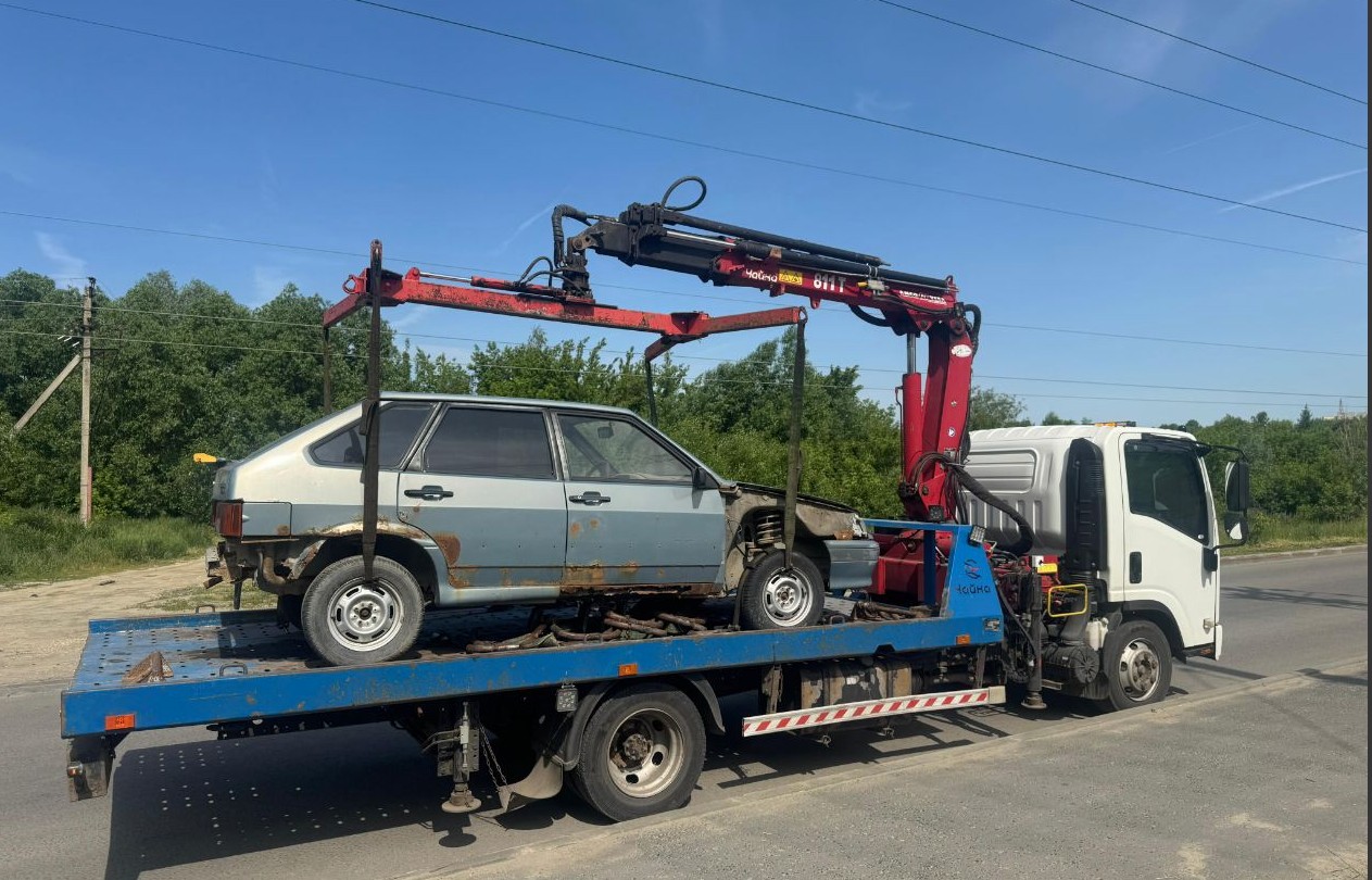 В Пензе убрали брошенный автомобиль после жалобы на прямой линии мэра