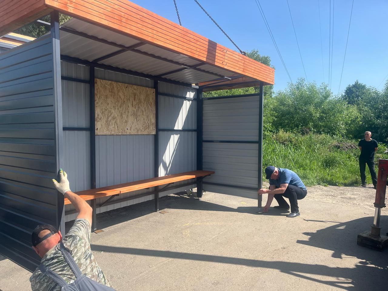 В Пензе обновили остановочный павильон благодаря обращению к Вадиму Супикову