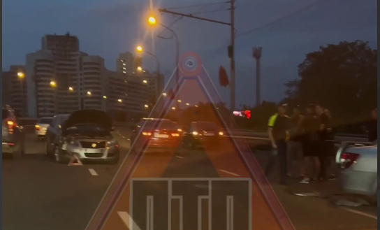 В Пензе ночью произошло массовое ДТП на путепроводе проспекта Строителей