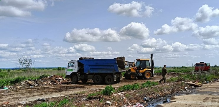 Гектар земли очистили от мусора в Бессоновском районе