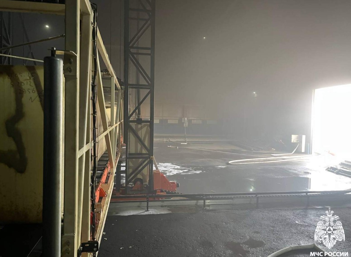 20 квадратных метров поролона сгорело в цехе Кузнецка