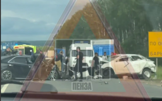 В Пензенской области на М5 лоб в лоб столкнулись две легковушки