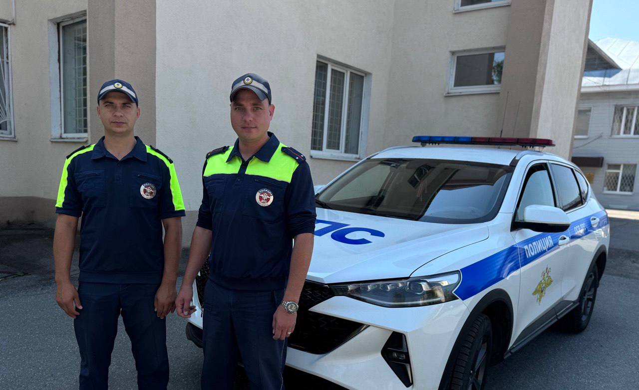 В Каменском районе инспекторы ДПС спасли ребенка, нуждавшегося в срочной помощи