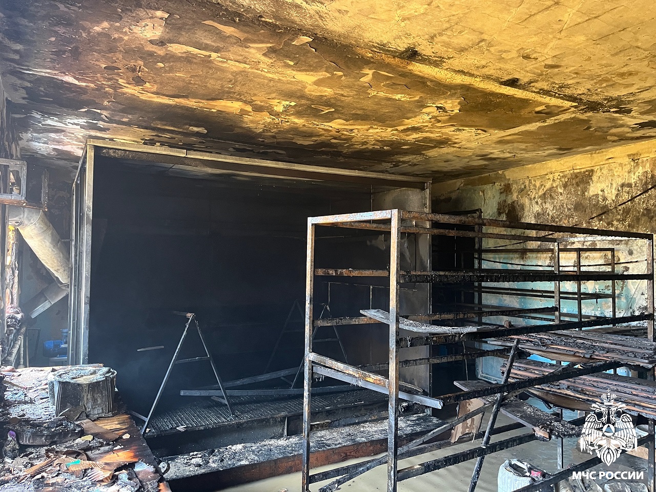 Пожар в производственном цехе Кузнецка: огнем повреждено 140 квадратных метров