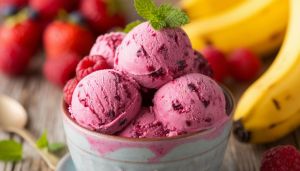 Мороженое из банана и ягод без сахара